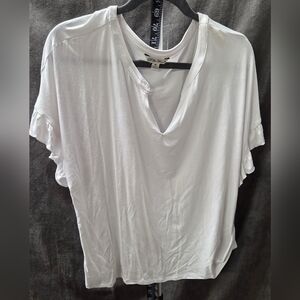 The Pioneer Woman White V-Neck Blouse